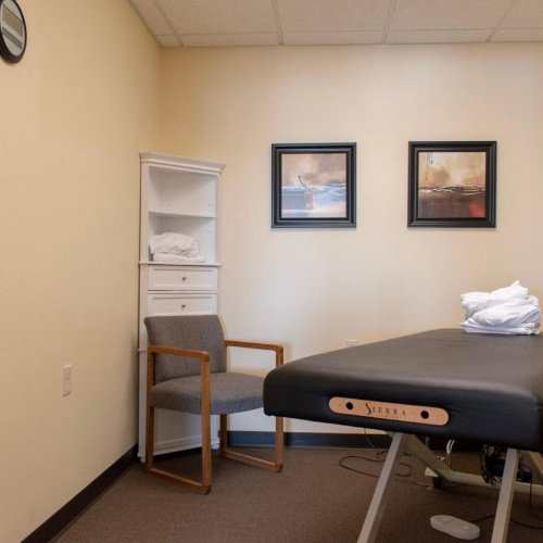 Gallery-inside-clinic-progressive-rehabilitation-associates-coralville-IA-2